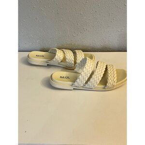 NWT Mia Girl slip on braided cream Sandals W:6